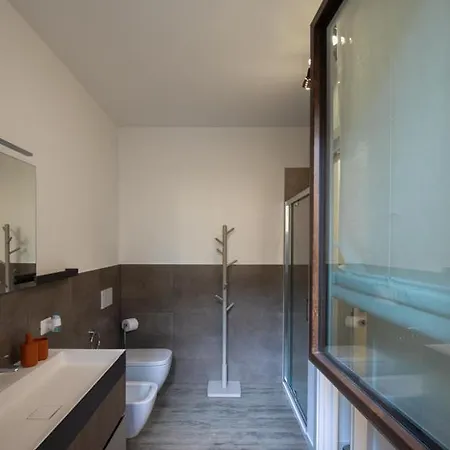 Clessidra2 Bilocale A 300m Bernina Express Lejlighed *